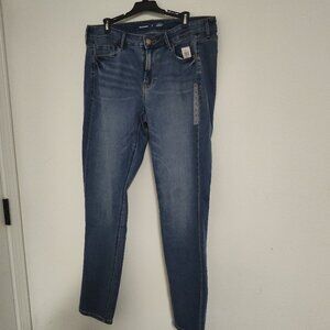 Awesome pair of BNWT Old Navy jeans sz 10 TALL